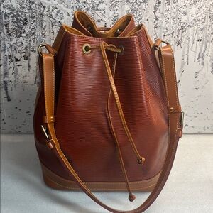 Louis Vuitton Epi Leather Bicolor Noe
Bucket Bag